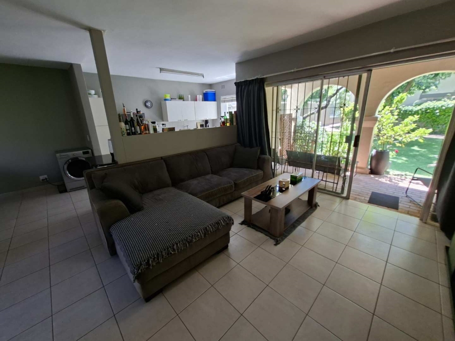 To Let 2 Bedroom Property for Rent in Bryanston Gauteng