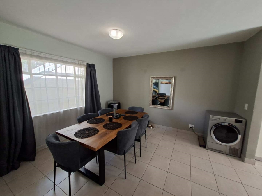 To Let 2 Bedroom Property for Rent in Bryanston Gauteng