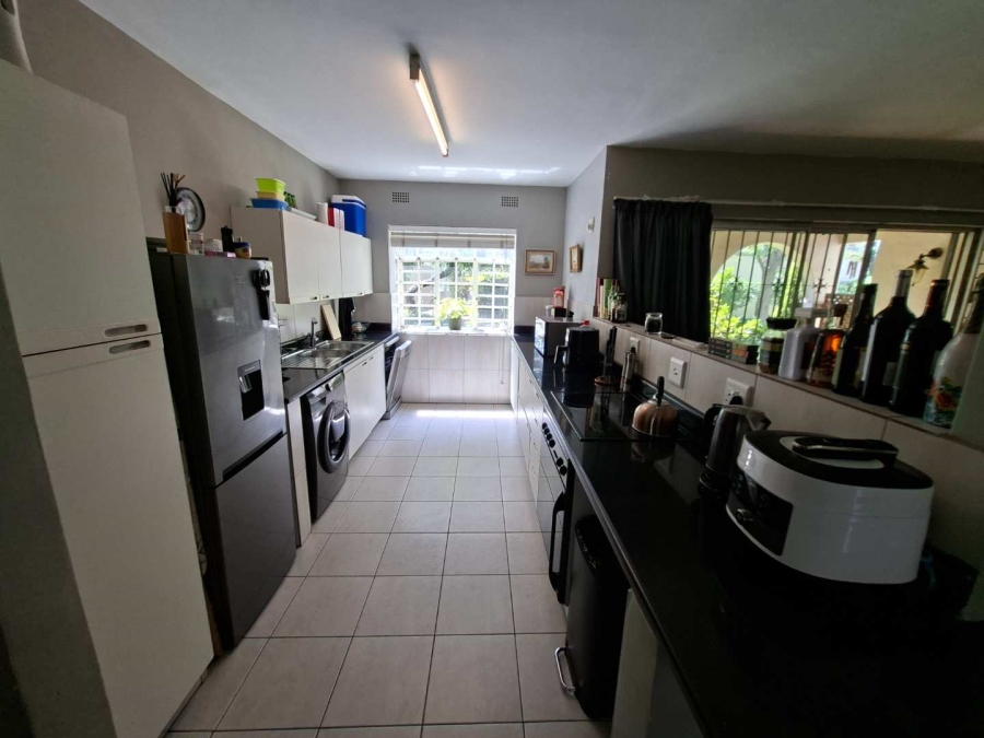 To Let 2 Bedroom Property for Rent in Bryanston Gauteng