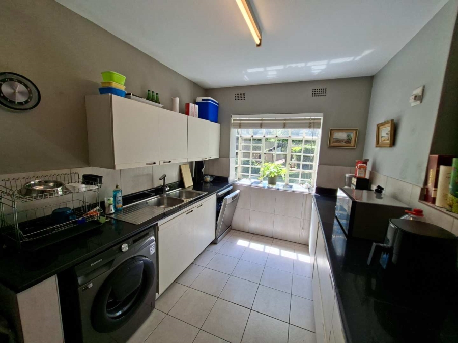 To Let 2 Bedroom Property for Rent in Bryanston Gauteng