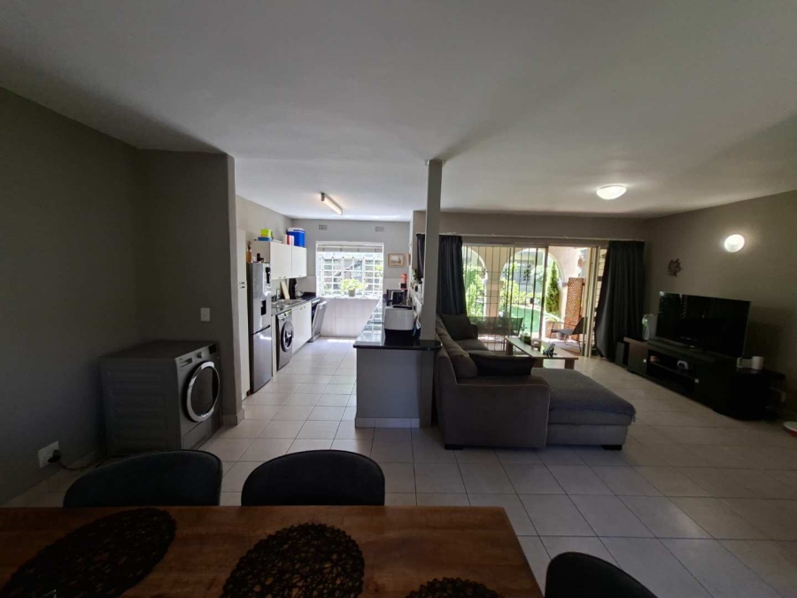 To Let 2 Bedroom Property for Rent in Bryanston Gauteng