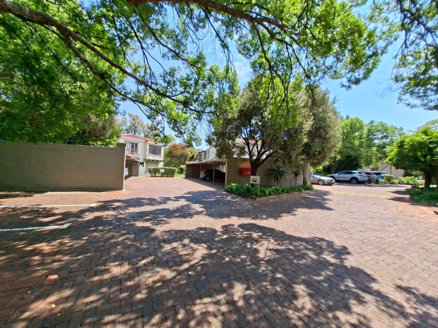 To Let 2 Bedroom Property for Rent in Bryanston Gauteng