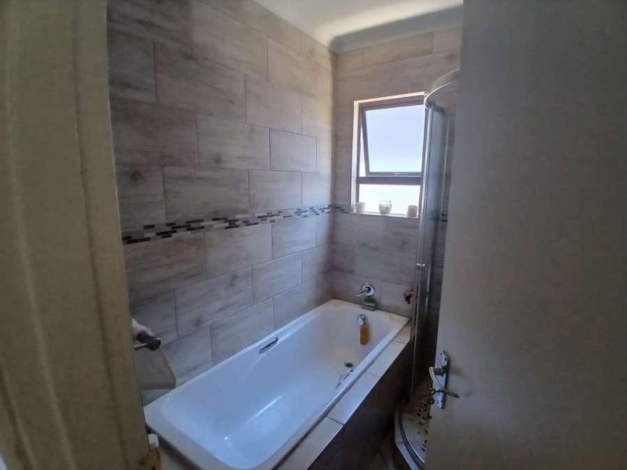 2 Bedroom Property for Sale in Sagewood Gauteng