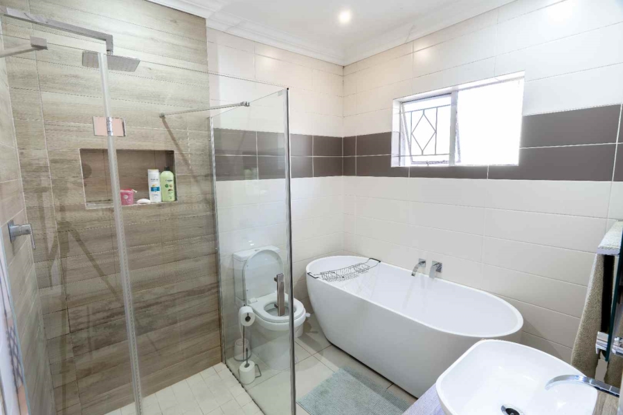 To Let 4 Bedroom Property for Rent in Olivedale Gauteng