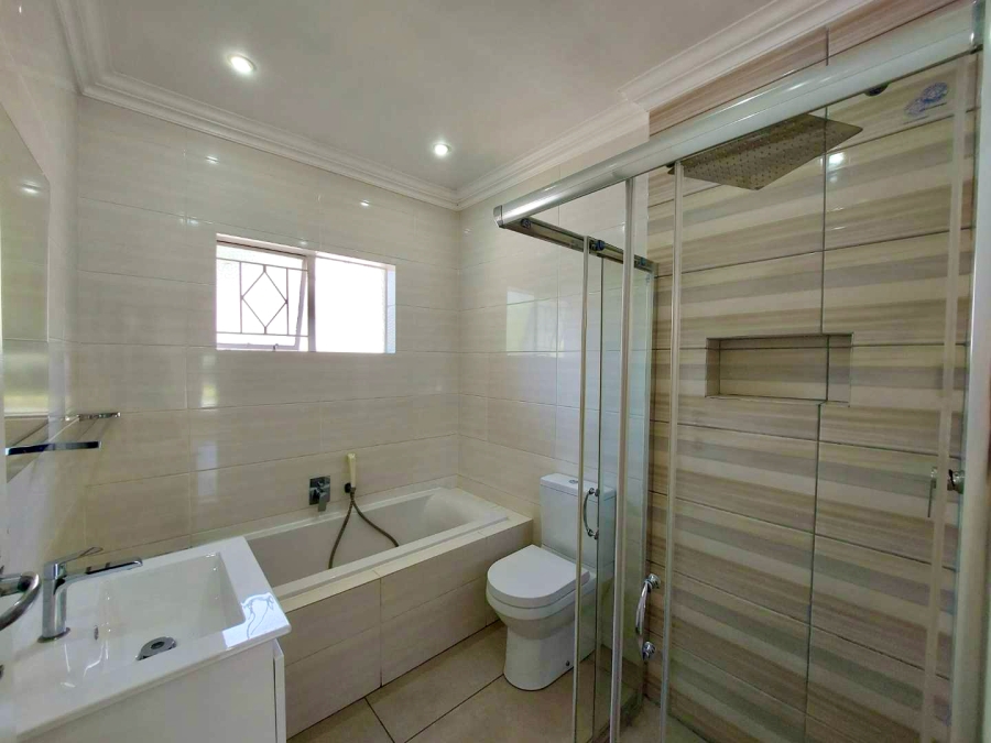 To Let 4 Bedroom Property for Rent in Olivedale Gauteng
