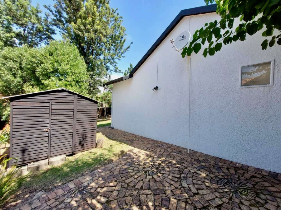 To Let 4 Bedroom Property for Rent in Olivedale Gauteng
