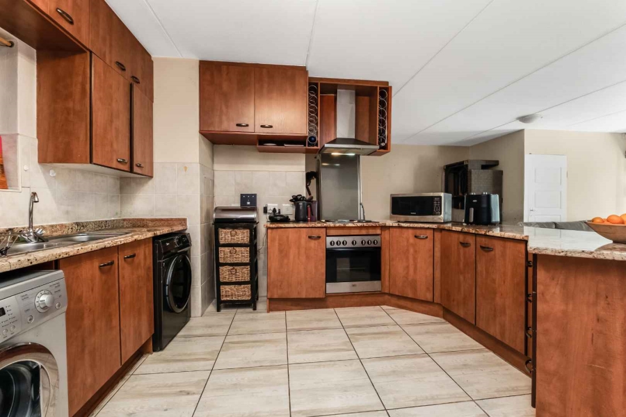 2 Bedroom Property for Sale in Broadacres Gauteng