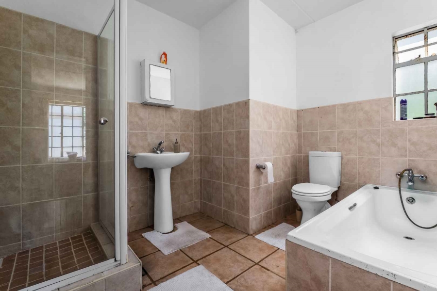 2 Bedroom Property for Sale in Broadacres Gauteng