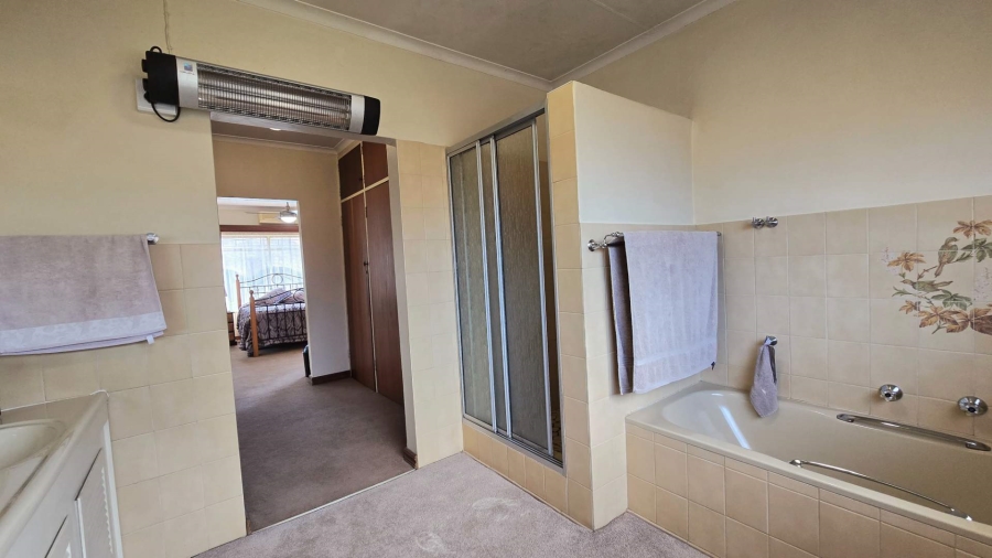 3 Bedroom Property for Sale in Annlin Gauteng