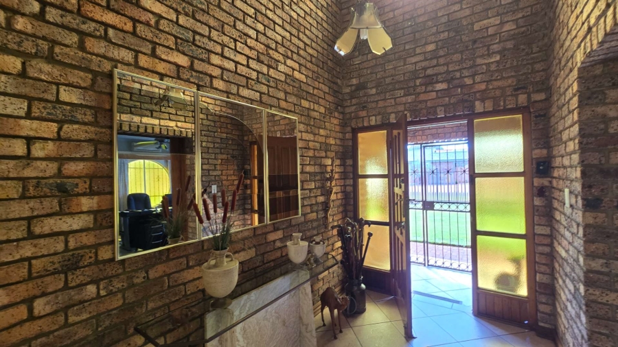 3 Bedroom Property for Sale in Annlin Gauteng