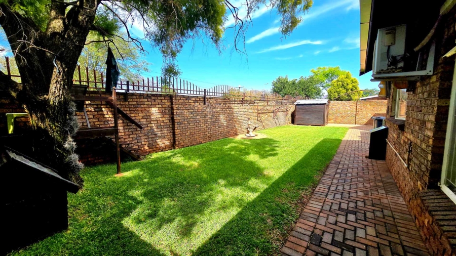 3 Bedroom Property for Sale in Annlin Gauteng