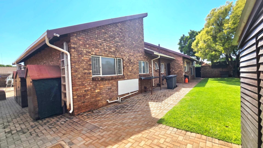 3 Bedroom Property for Sale in Annlin Gauteng