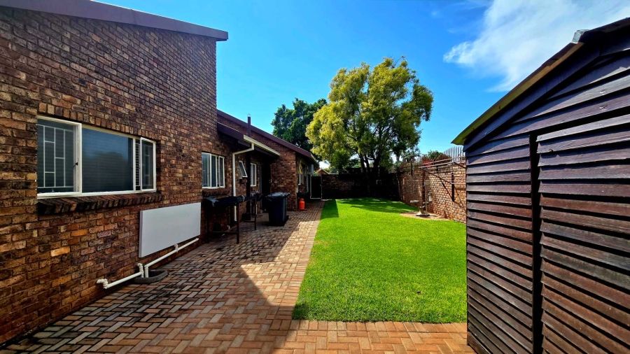 3 Bedroom Property for Sale in Annlin Gauteng