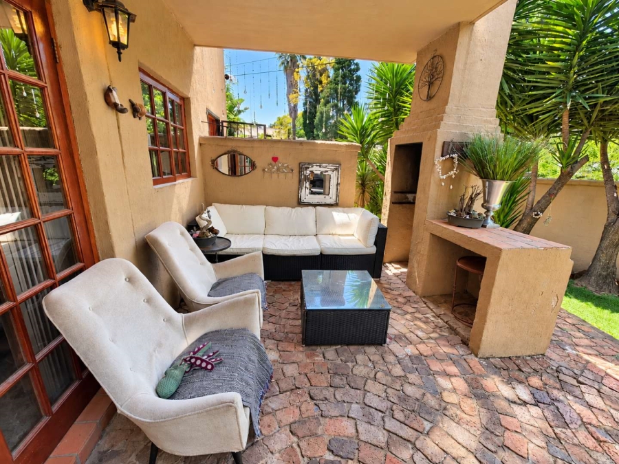3 Bedroom Property for Sale in Faerie Glen Gauteng