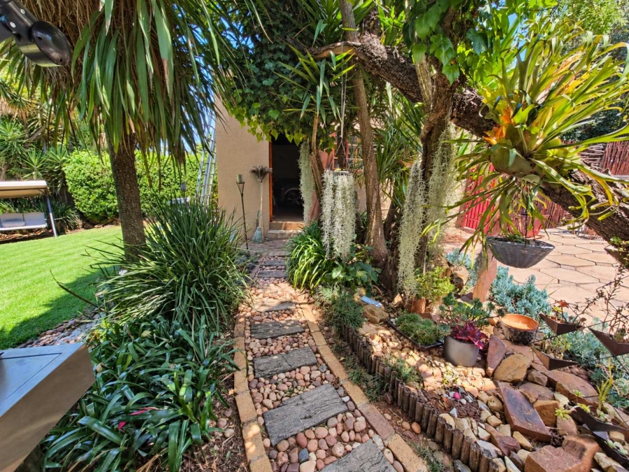 3 Bedroom Property for Sale in Faerie Glen Gauteng