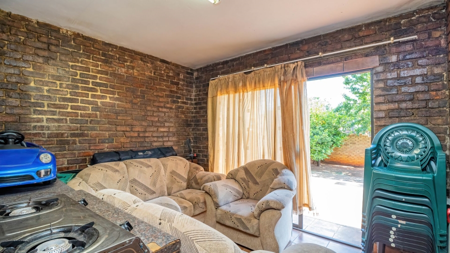 3 Bedroom Property for Sale in Bakerton Gauteng