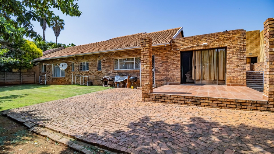 3 Bedroom Property for Sale in Bakerton Gauteng