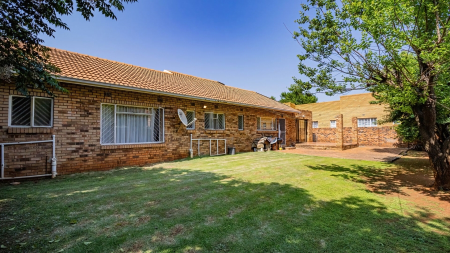 3 Bedroom Property for Sale in Bakerton Gauteng