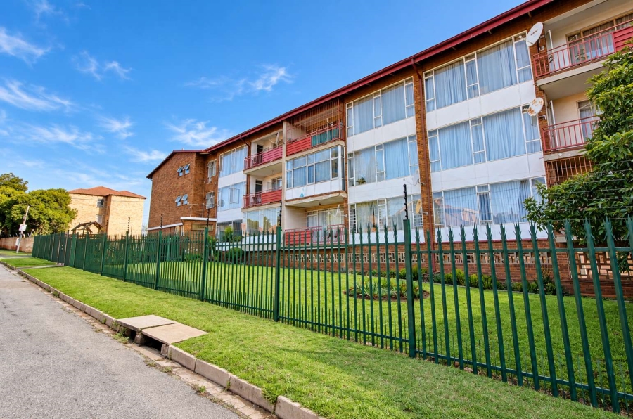 2 Bedroom Property for Sale in Florida Gauteng
