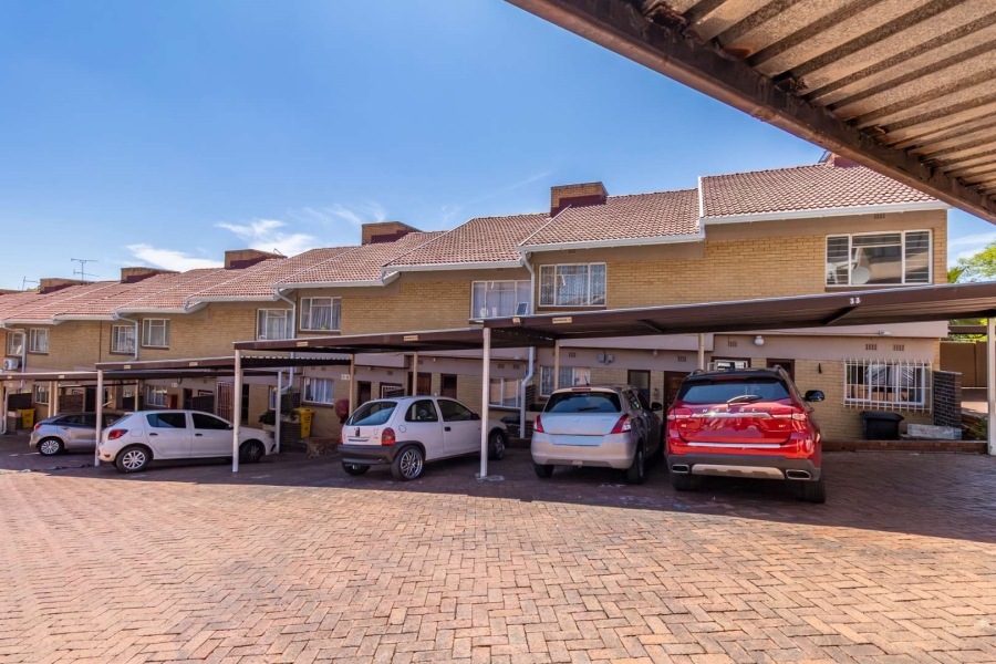 2 Bedroom Property for Sale in Silverfields Gauteng