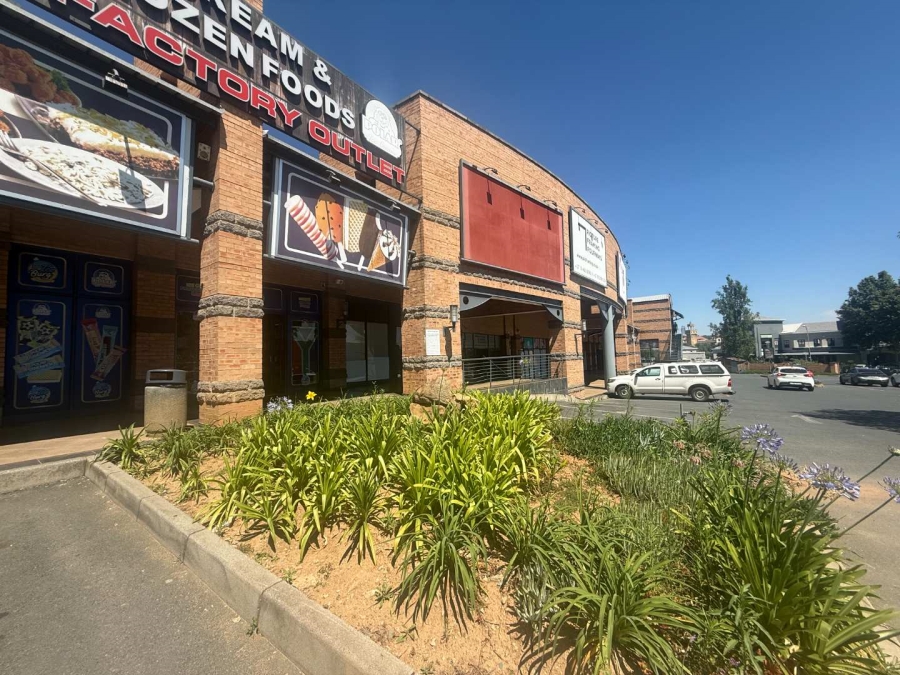 To Let Commercial Property for Rent in Pineslopes Gauteng