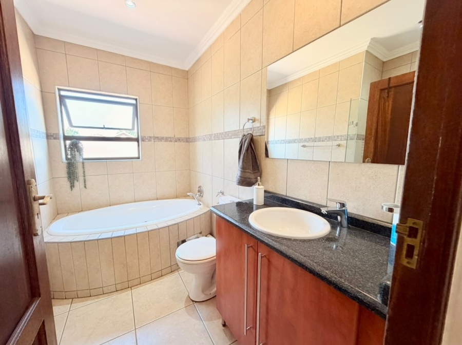 To Let 4 Bedroom Property for Rent in Meyersdal Gauteng