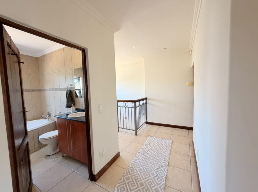 To Let 4 Bedroom Property for Rent in Meyersdal Gauteng