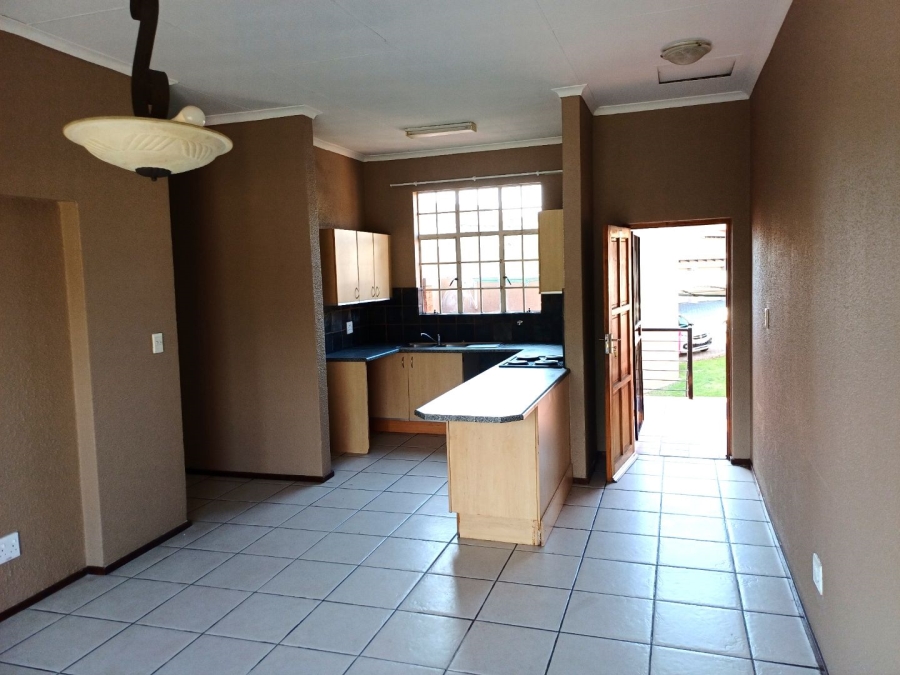 To Let 2 Bedroom Property for Rent in Honeydew Gauteng