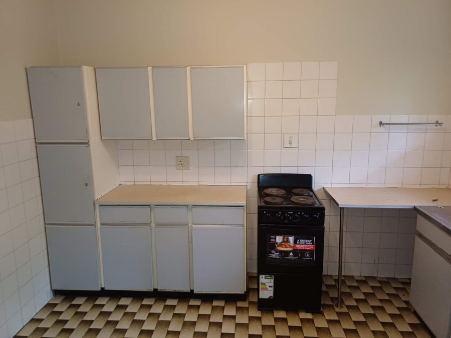 To Let 1 Bedroom Property for Rent in Kloofendal Gauteng