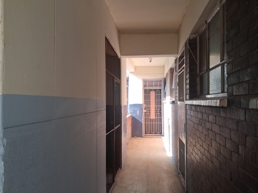 2 Bedroom Property for Sale in Hillbrow Gauteng