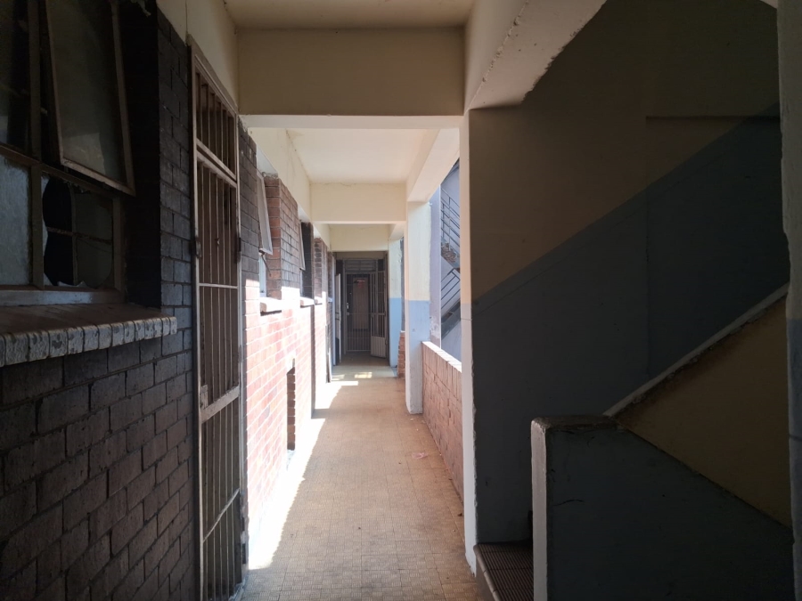 2 Bedroom Property for Sale in Hillbrow Gauteng