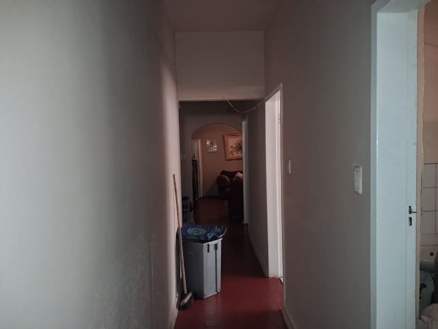 2 Bedroom Property for Sale in Hillbrow Gauteng