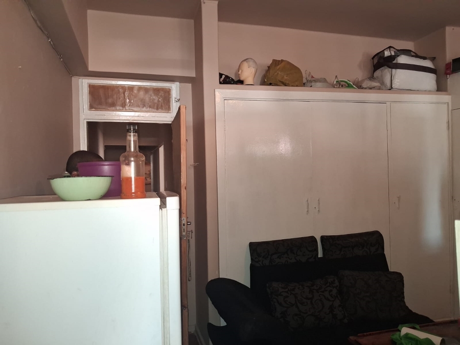 2 Bedroom Property for Sale in Hillbrow Gauteng
