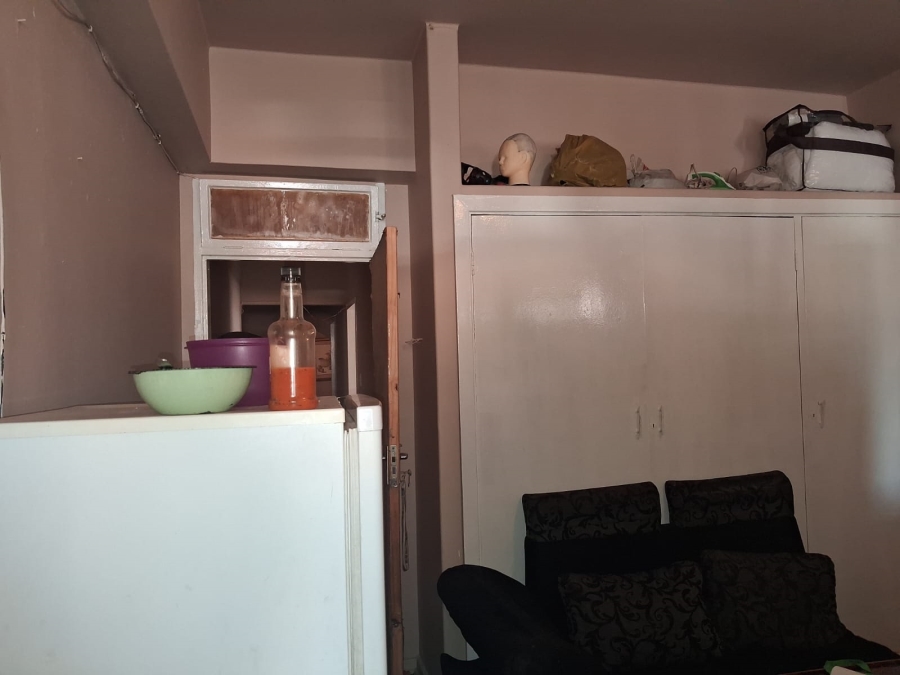 2 Bedroom Property for Sale in Hillbrow Gauteng