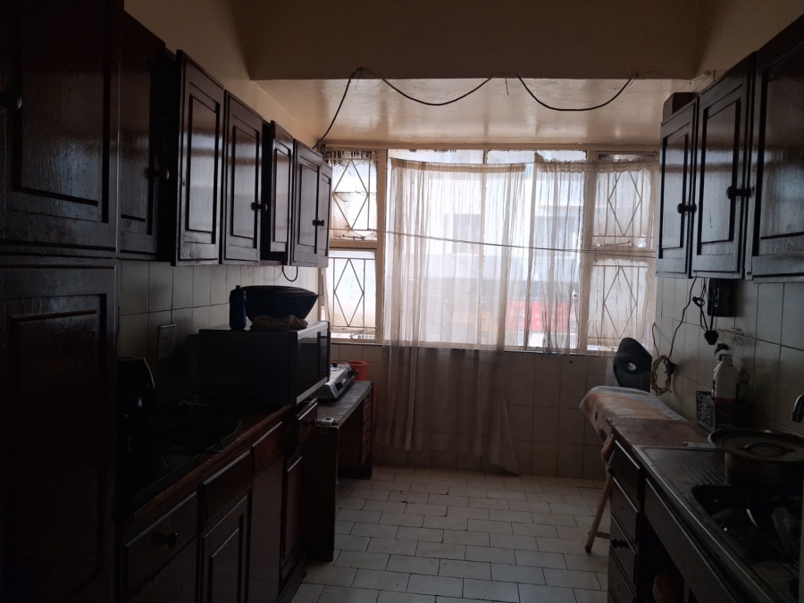 2 Bedroom Property for Sale in Hillbrow Gauteng
