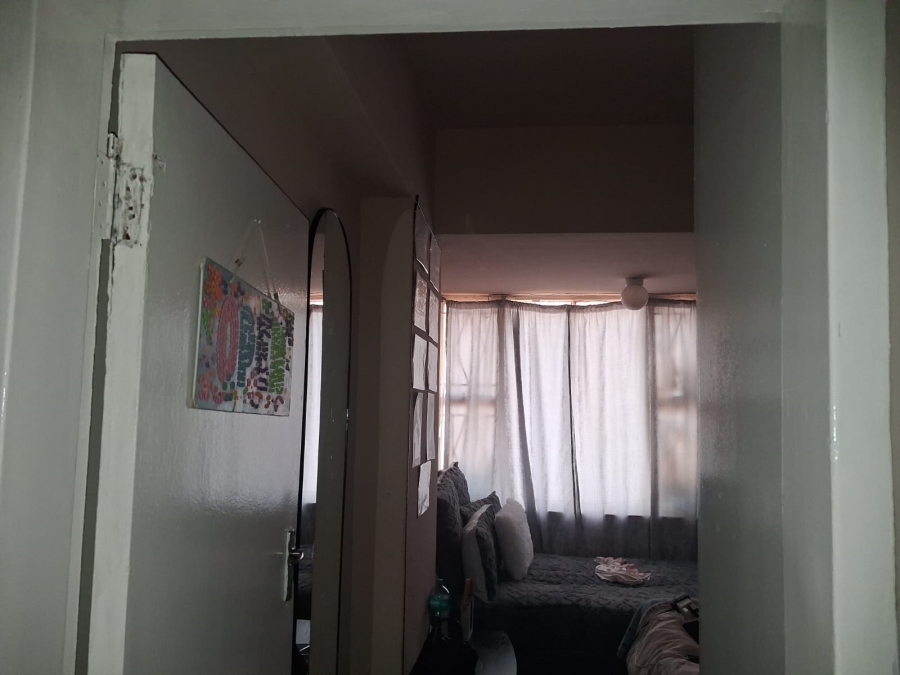 2 Bedroom Property for Sale in Hillbrow Gauteng