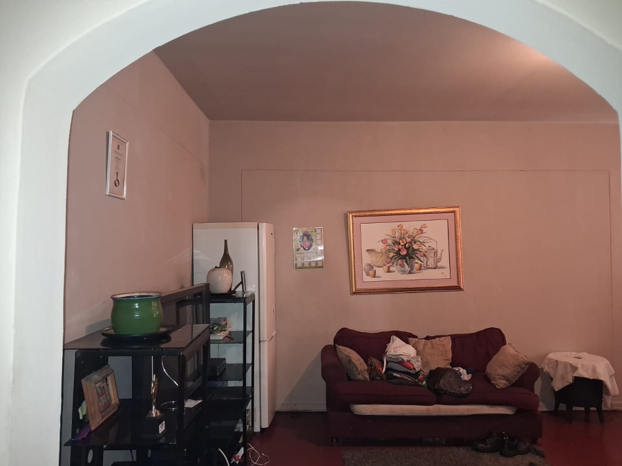 2 Bedroom Property for Sale in Hillbrow Gauteng