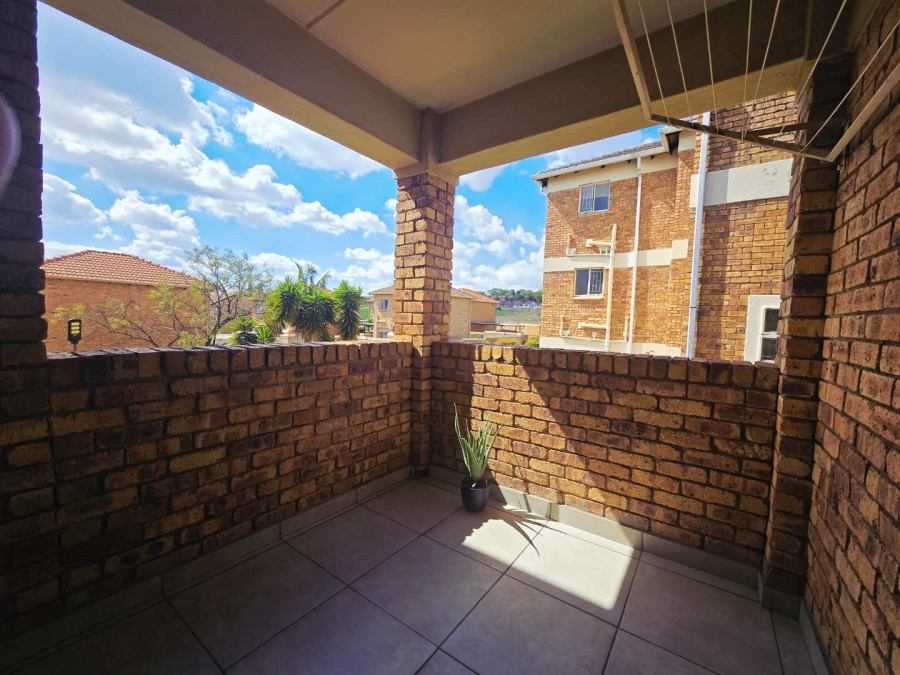 To Let 1 Bedroom Property for Rent in Strubensvallei Gauteng