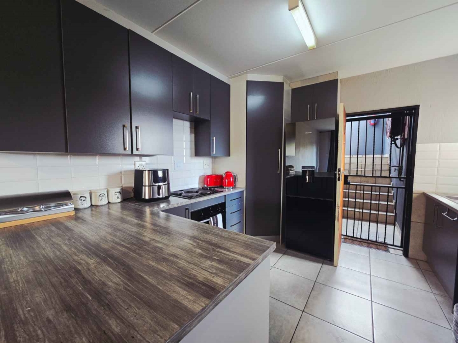1 Bedroom Property for Sale in Strubensvallei Gauteng