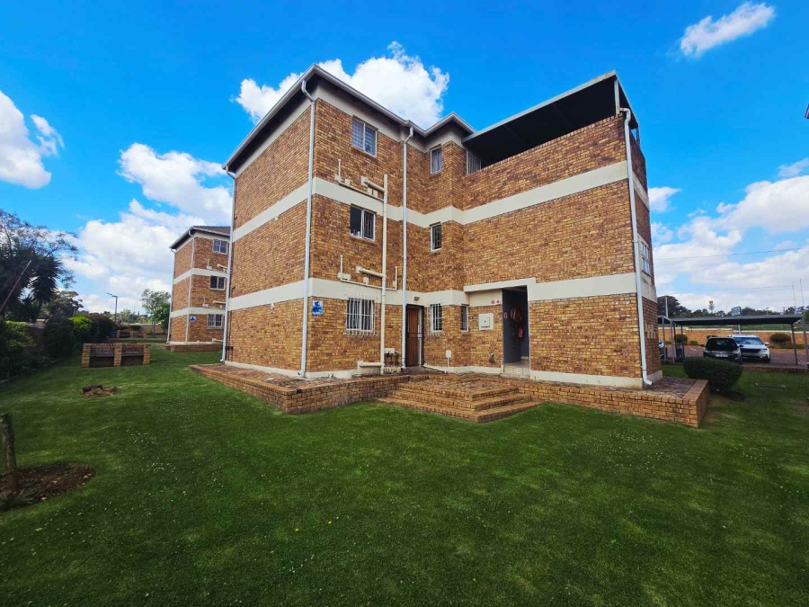1 Bedroom Property for Sale in Strubensvallei Gauteng