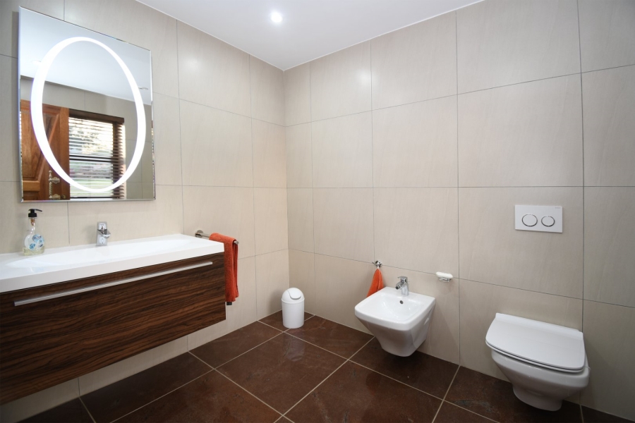 5 Bedroom Property for Sale in Poortview Gauteng