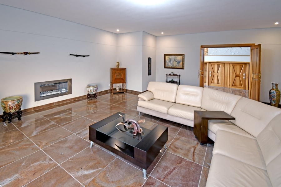 5 Bedroom Property for Sale in Poortview Gauteng