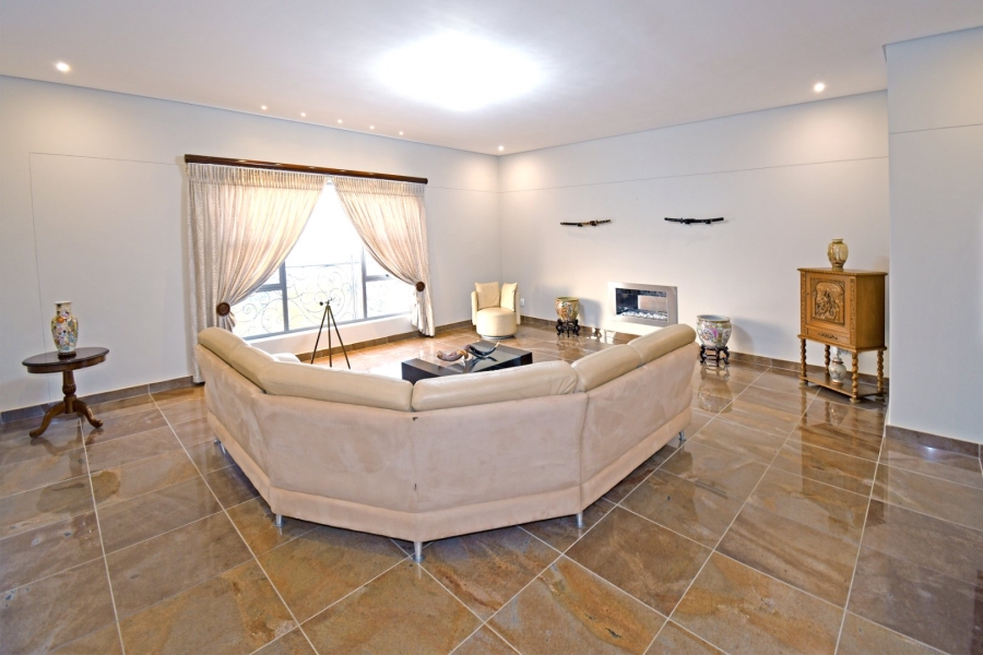 5 Bedroom Property for Sale in Poortview Gauteng