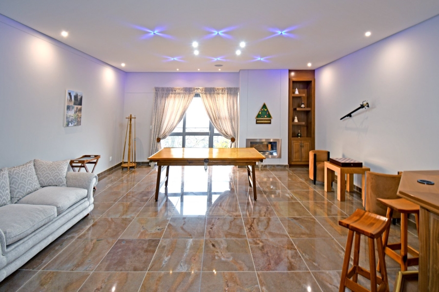 5 Bedroom Property for Sale in Poortview Gauteng