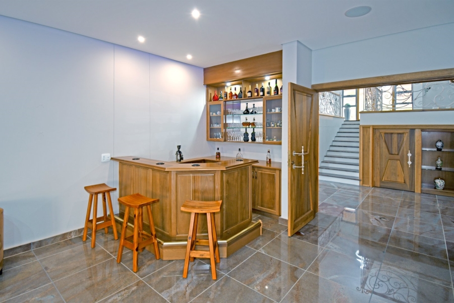 5 Bedroom Property for Sale in Poortview Gauteng