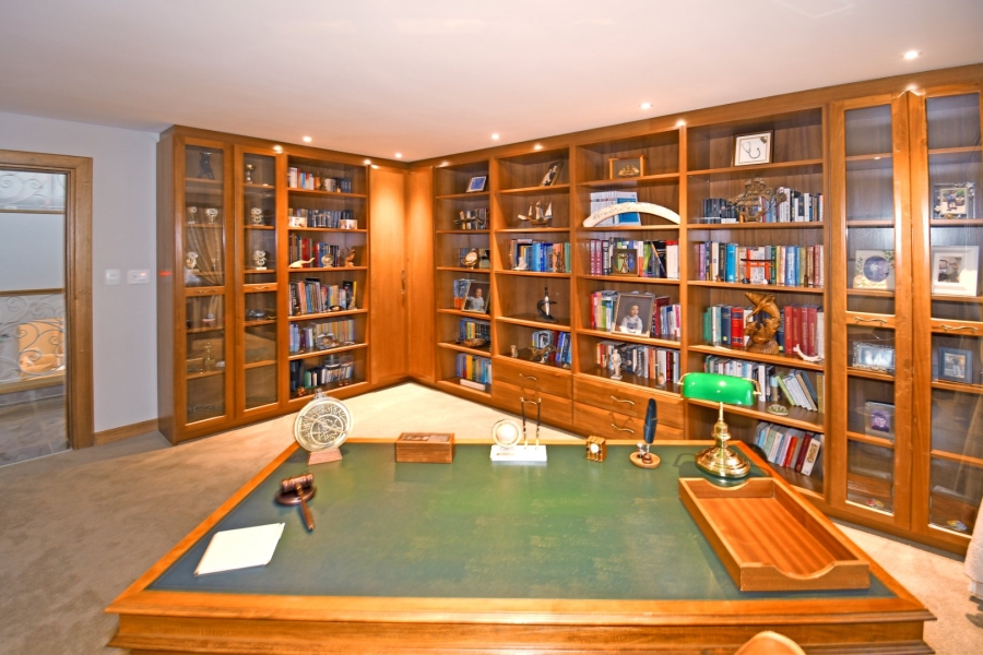 5 Bedroom Property for Sale in Poortview Gauteng