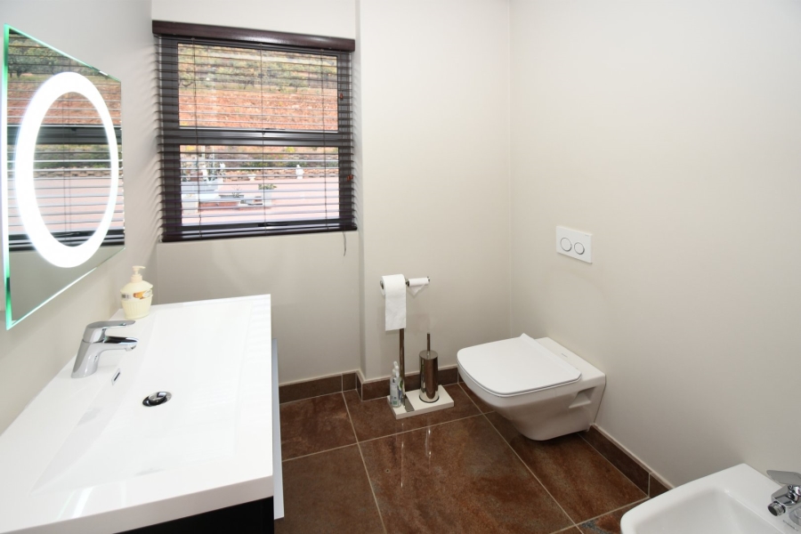 5 Bedroom Property for Sale in Poortview Gauteng