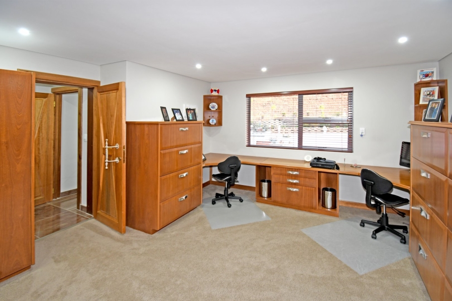 5 Bedroom Property for Sale in Poortview Gauteng
