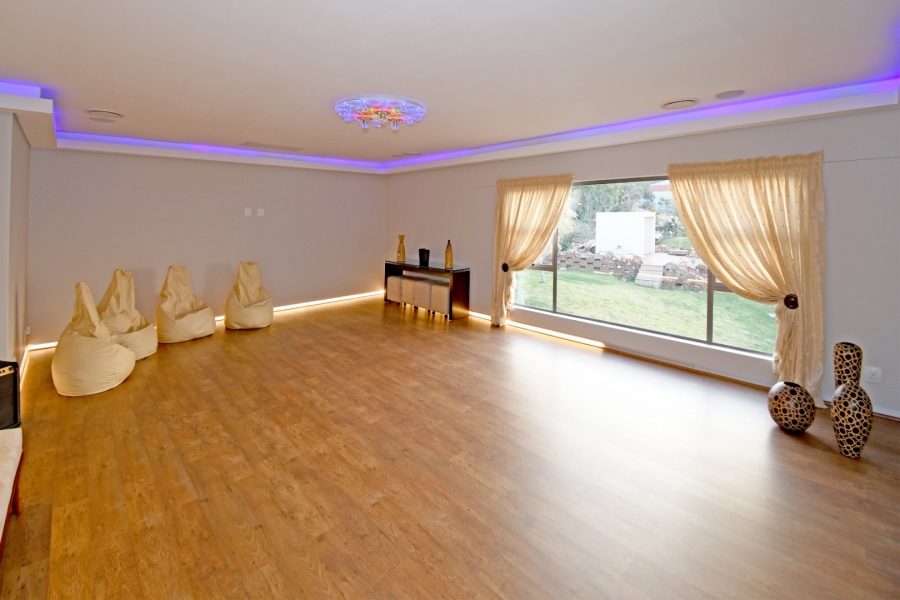 5 Bedroom Property for Sale in Poortview Gauteng