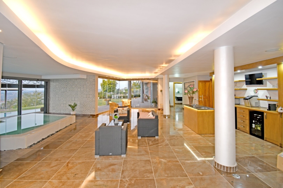 5 Bedroom Property for Sale in Poortview Gauteng